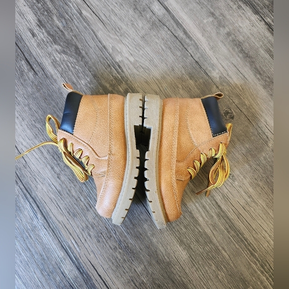 Carter's Trail Work Boots - Picture 3 of 7